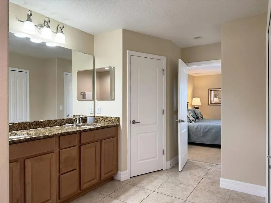 537 -Beautiful Private Home With Pool, Spa And Balcony Off Bedroom Davenport Villa