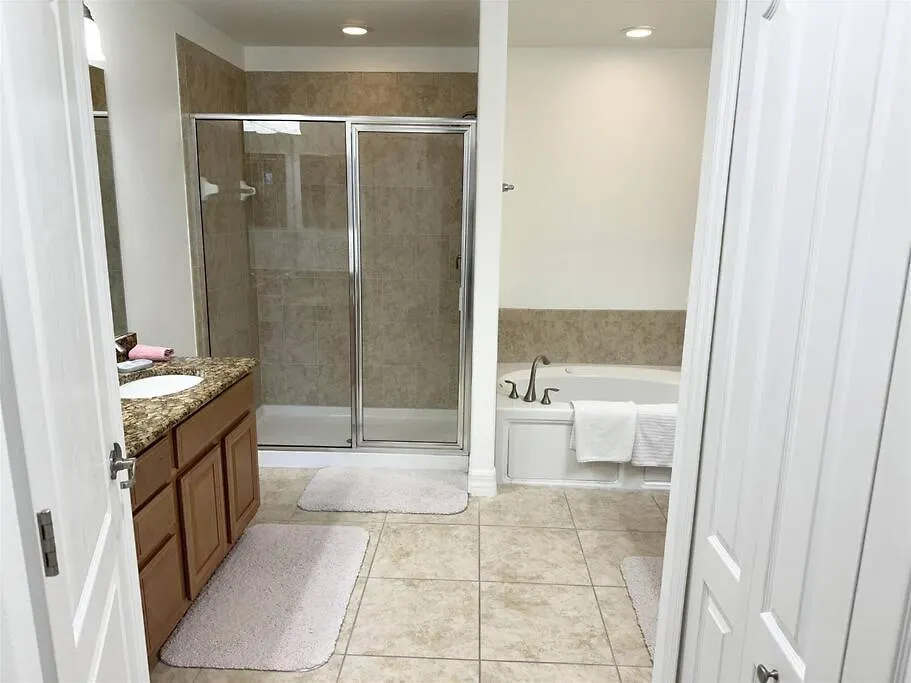 537 -Beautiful Private Home With Pool, Spa And Balcony Off Bedroom Davenport
