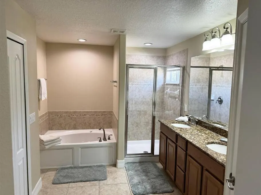 537 -Beautiful Private Home With Pool, Spa And Balcony Off Bedroom Davenport 0*,  United States