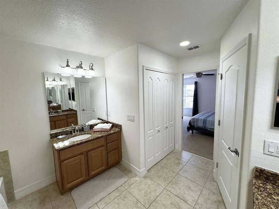 Villa 537 -Beautiful Private Home With Pool, Spa And Balcony Off Bedroom Davenport